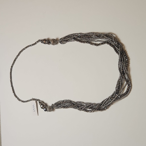 NWT ViVI Beaded Crystal Seven Strand Necklace - Picture 6 of 12